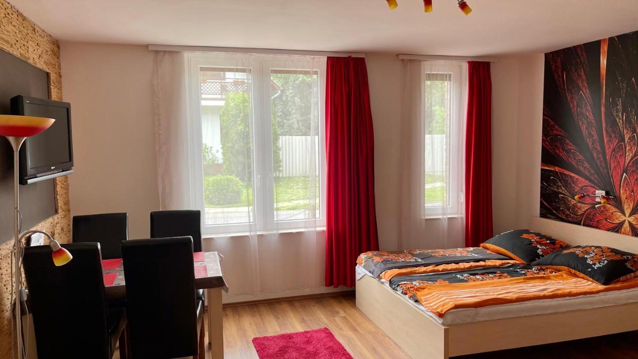 Gyula Var Premium Apartman Buitenkant foto