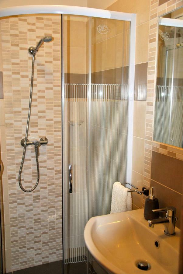 Gyula Var Premium Apartman Buitenkant foto